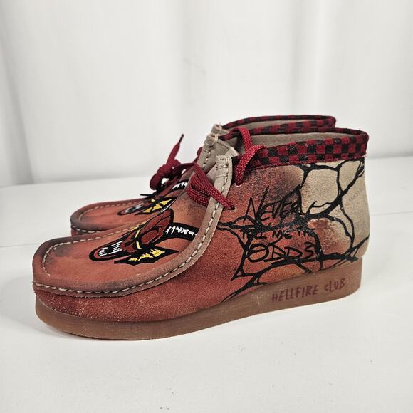 Men's Clarks Wallabee Evo Stranger Things Dark Sand Hell Fire Club Mens 8.5 NWOB - Picture 5 of 11